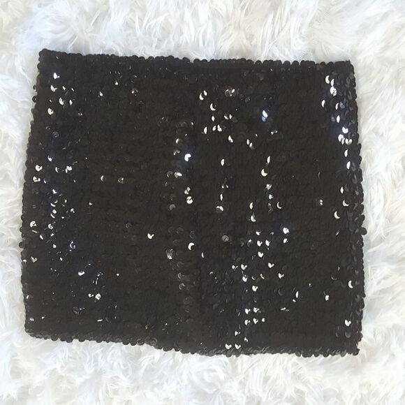 XOXO Black sequin halter top One Size Fits All EUC - Picture 3 of 3